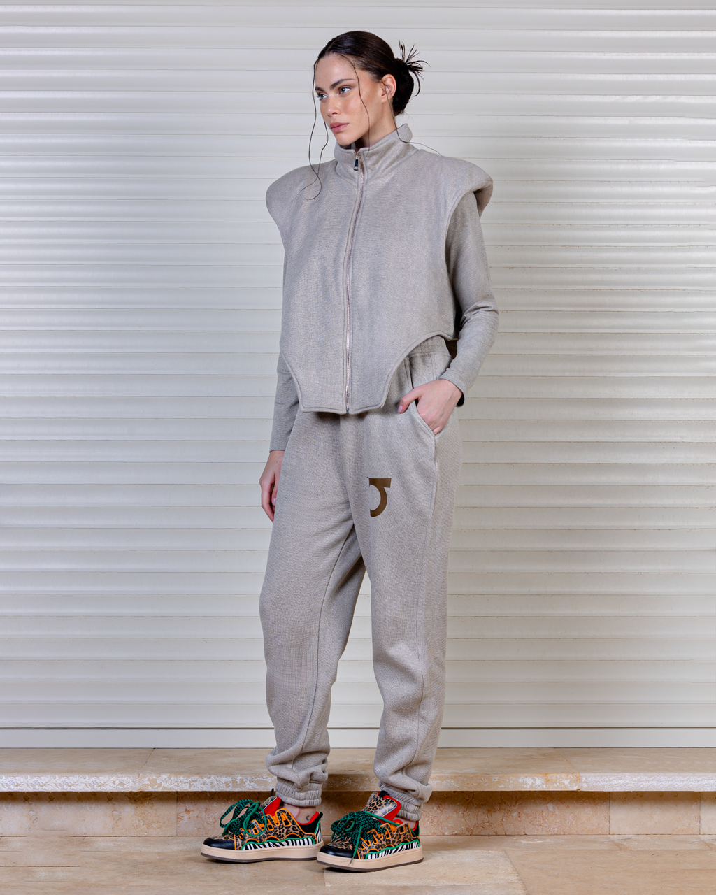 BROWN WARRIOR SHOULDER 3-PIECE TRACK SET