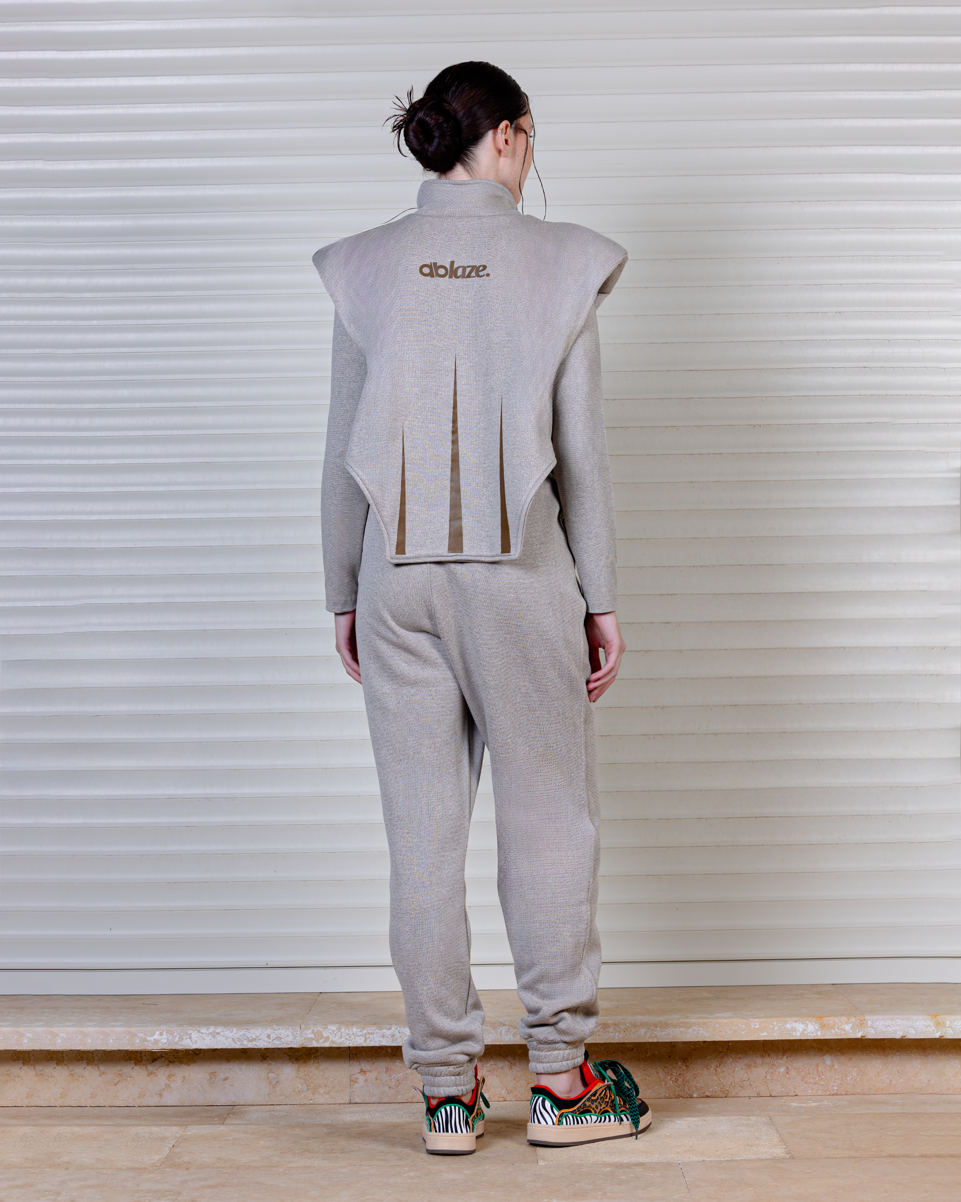 BROWN WARRIOR SHOULDER 3-PIECE TRACK SET