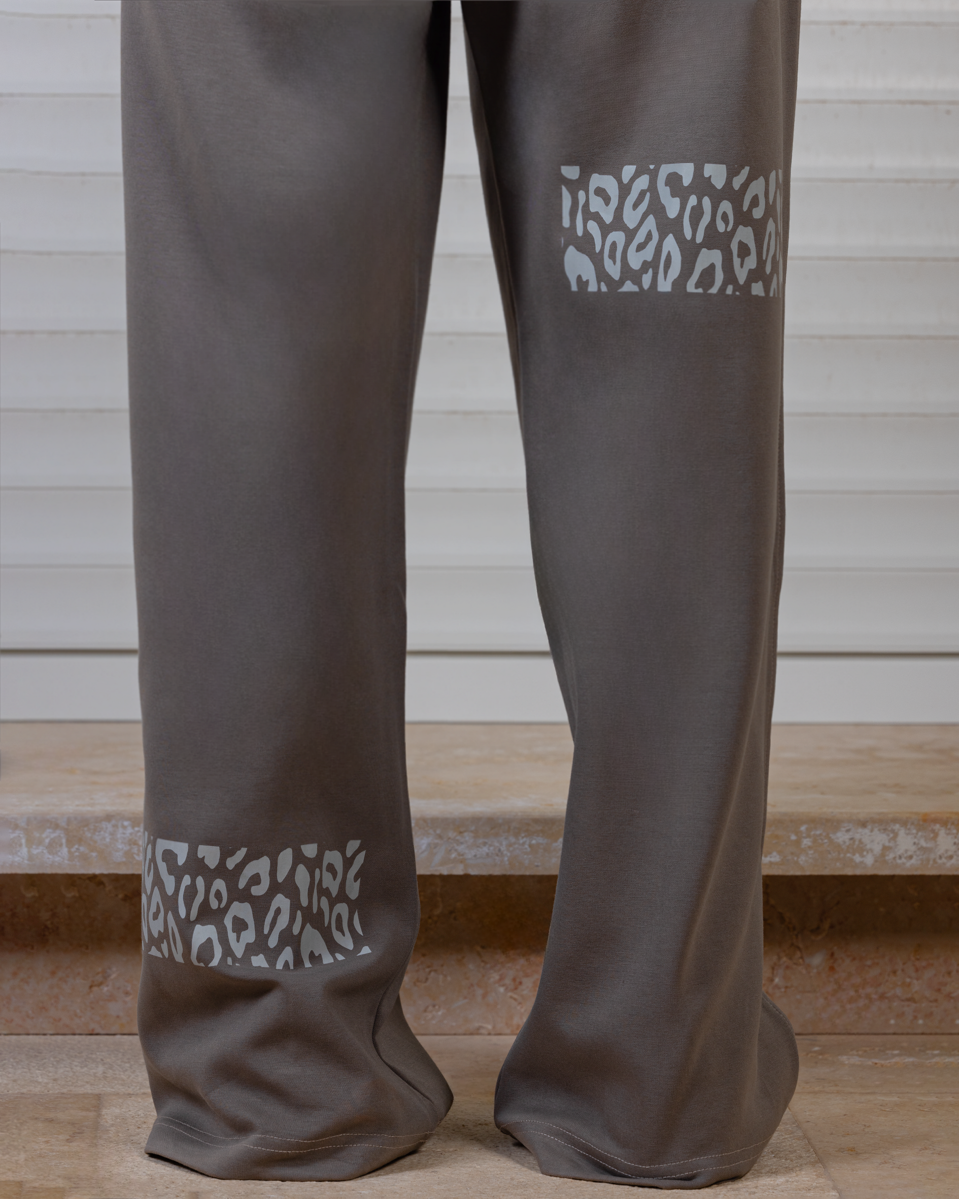 Ablaze leopard set in Dusty Brown