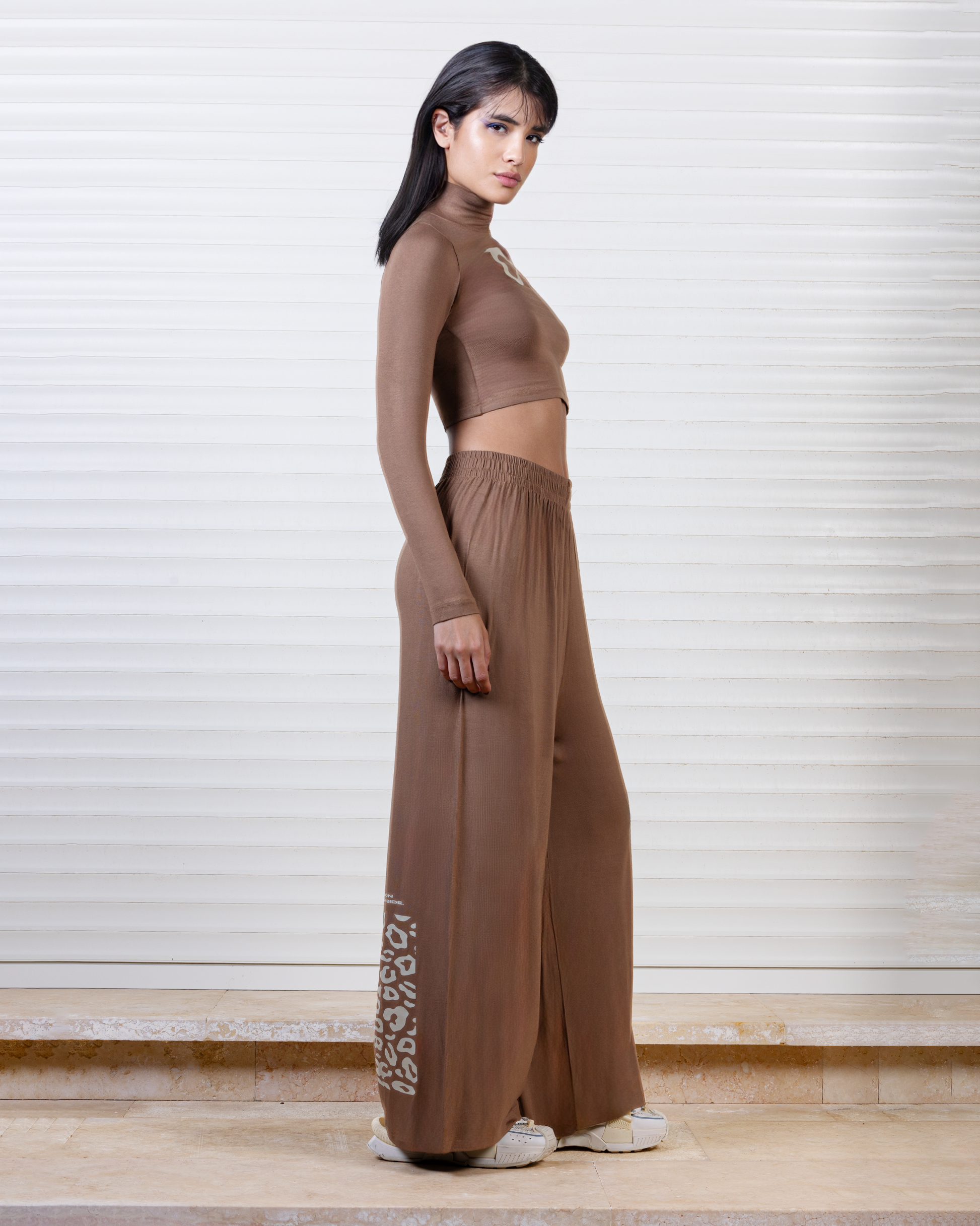 Ablaze signature set In Brown